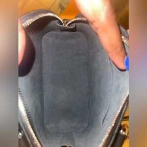 LOUIS VUITTON BB EPI LEATHER COLOR BLACK.